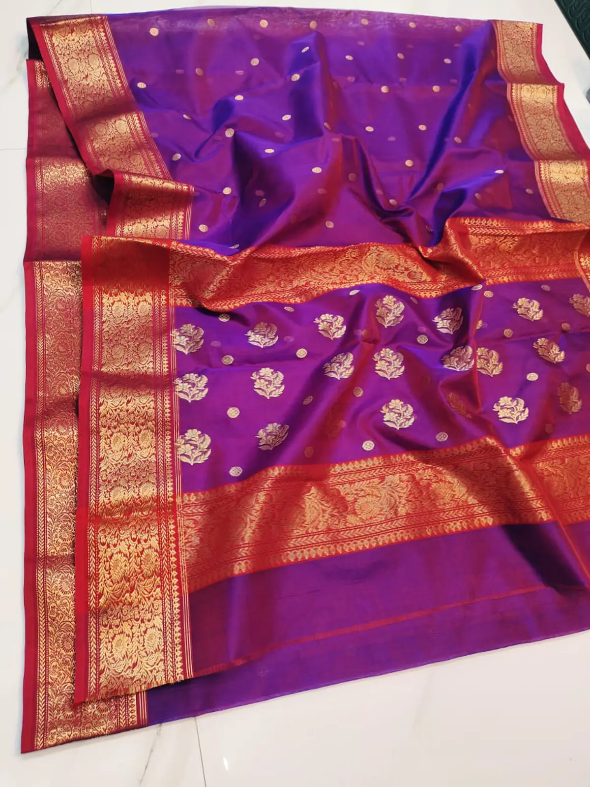 Handwoven Imperial Violet & Crimson with Gilded Zari Imperial Violet with Gilded Floral Booti and Crimson Zari Border Chanderi Silk - Authentic Chanderi Silk Saree Chanderi Saree - View 3