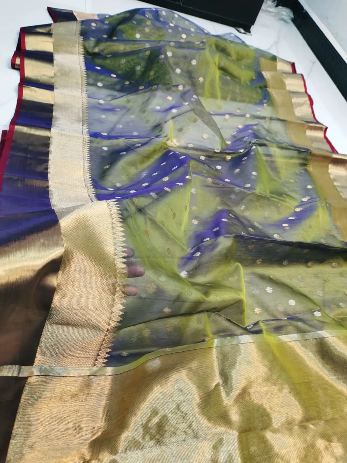 Handwoven Iridescent Twilight (Indigo-Olive) with Antique Gold Zari & Deep Maroon Selvedge Iridescent Twilight (Indigo-Olive) with Antique Gold Zari & Deep Maroon Selvedge Kataan Silk Saree - Authentic Chanderi Silk Saree Chanderi Saree - View 2