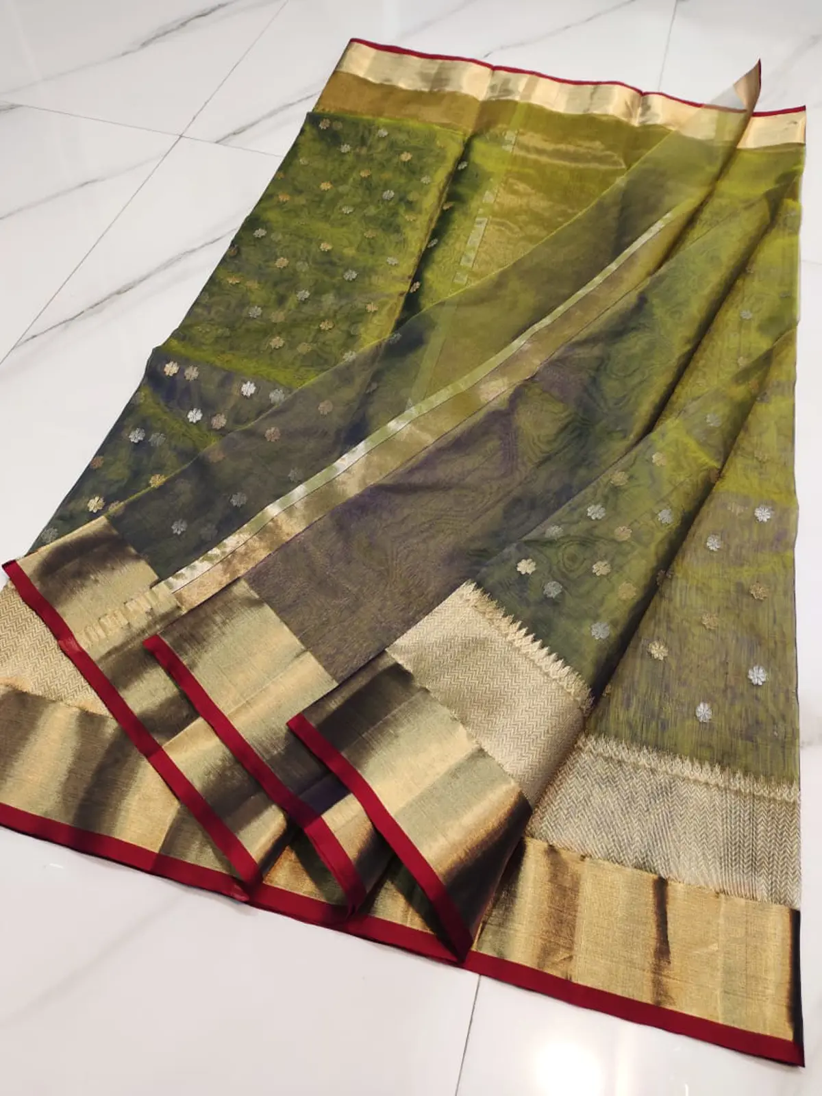 Handwoven Iridescent Twilight (Indigo-Olive) with Antique Gold Zari & Deep Maroon Selvedge Iridescent Twilight (Indigo-Olive) with Antique Gold Zari & Deep Maroon Selvedge Kataan Silk Saree - Authentic Chanderi Silk Saree Chanderi Saree - View 3