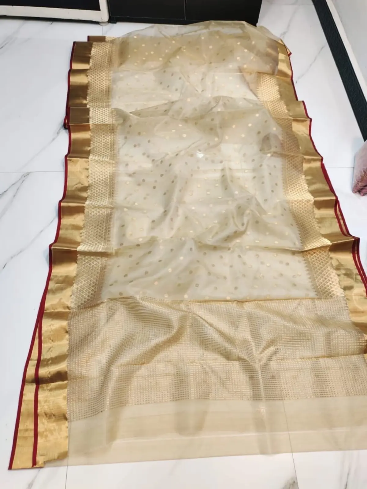 Handwoven Ivory Gold with Maroon Accent Ivory Gold with Maroon Accent Kataan Silk Saree - Authentic Chanderi Silk Saree Chanderi Saree