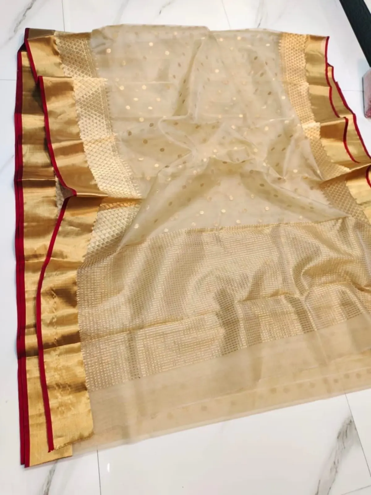 Handwoven Ivory Gold with Maroon Accent Ivory Gold with Maroon Accent Kataan Silk Saree - Authentic Chanderi Silk Saree Chanderi Saree - View 2
