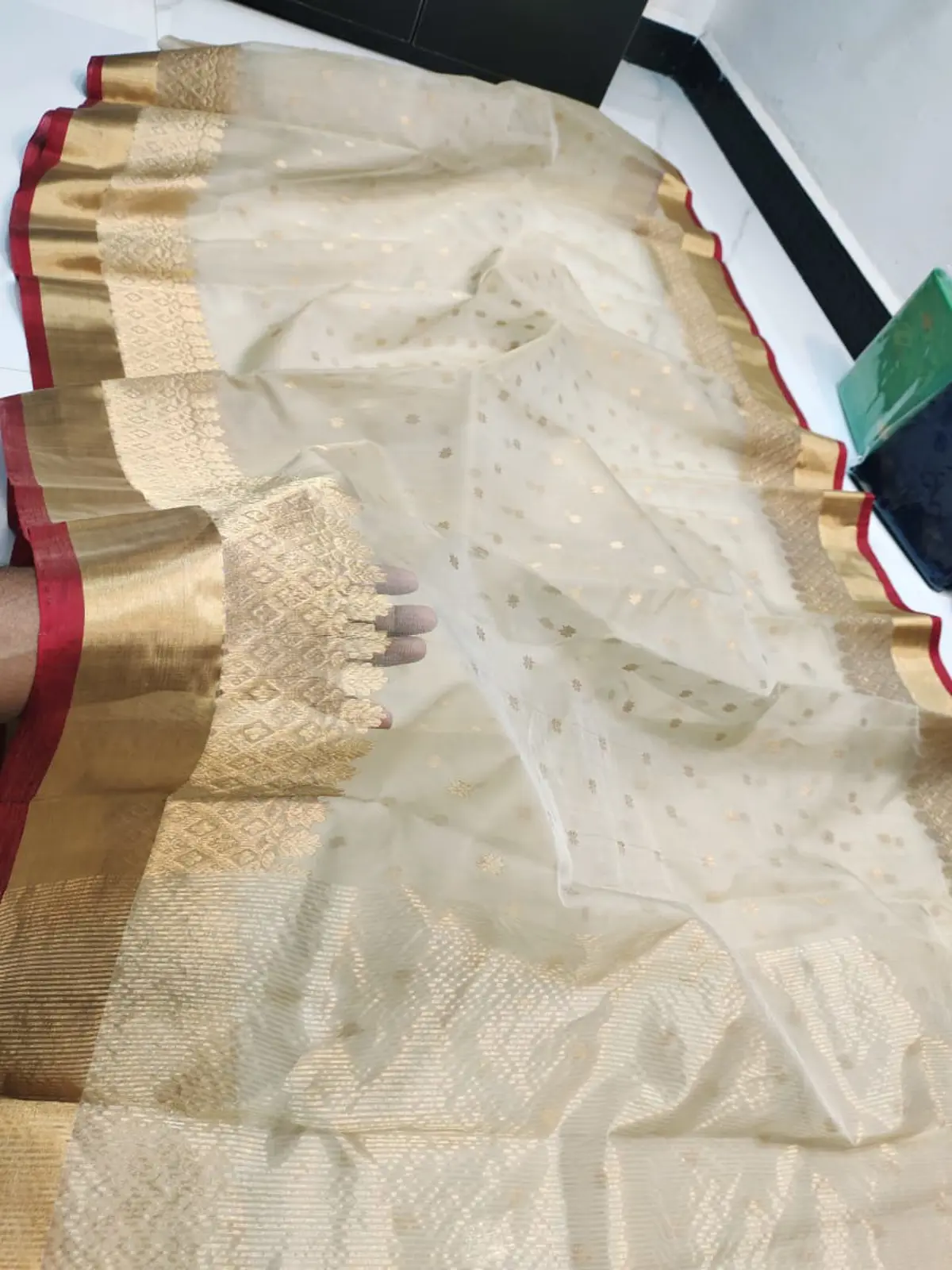 Handwoven Ivory Mist & Antique Gold with Maroon Accents Ivory Mist with Antique Gold Zari Booti Kataan Silk - Authentic Chanderi Silk Saree Chanderi Saree - View 2