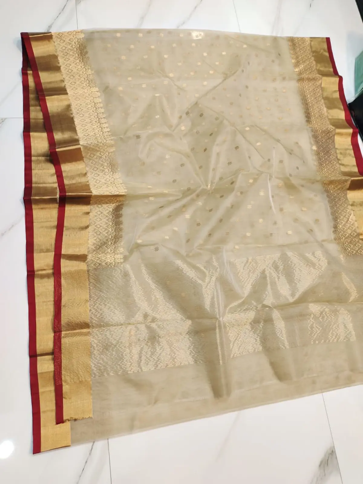 Handwoven Ivory Mist & Antique Gold with Maroon Accents Ivory Mist with Antique Gold Zari Booti Kataan Silk - Authentic Chanderi Silk Saree Chanderi Saree - View 3
