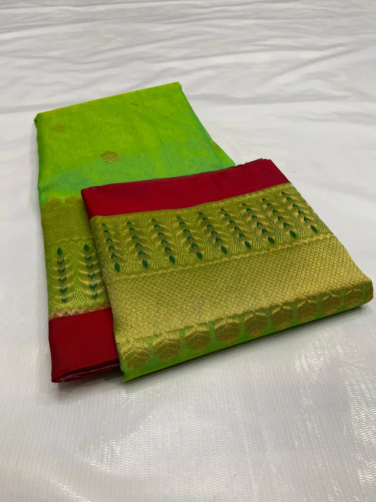 Handwoven Lime Green & Red Lime Zest with Gold Leaf Zari Kataan Silk - Authentic Chanderi Silk Saree Chanderi Saree - View 2