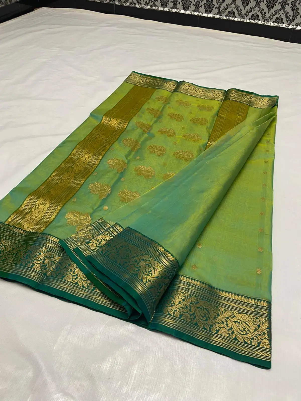 Handwoven Luminous Aqua-Lime Ombre with Deep Emerald Green Accents Luminous Aqua-Lime Ombre with Deep Emerald Green Accents Kataan Silk Saree - Authentic Chanderi Silk Saree Chanderi Saree - View 3
