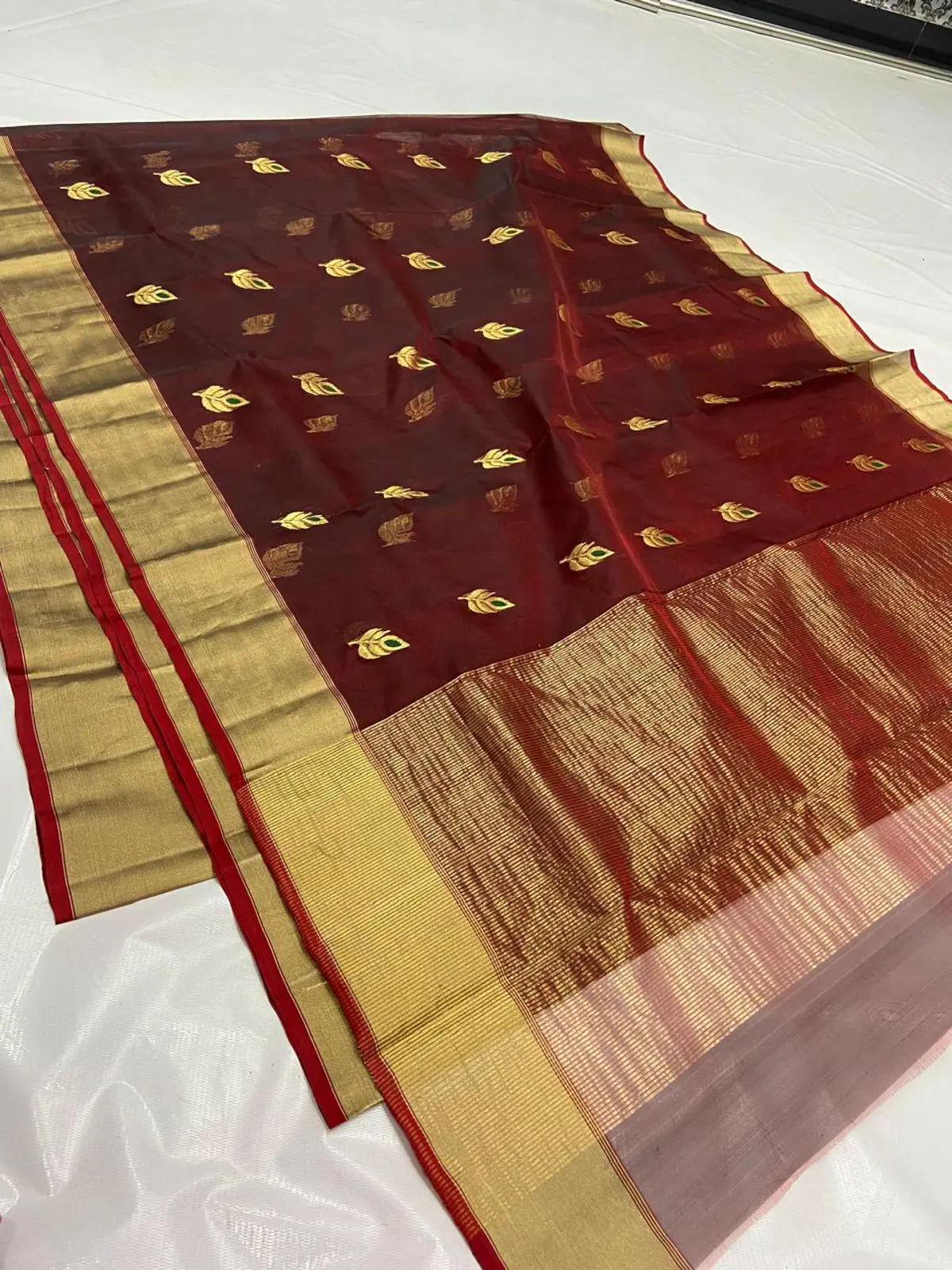 Handwoven Maroon Maroon Kataan Silk Saree - Authentic Chanderi Silk Saree Chanderi Saree - View 2