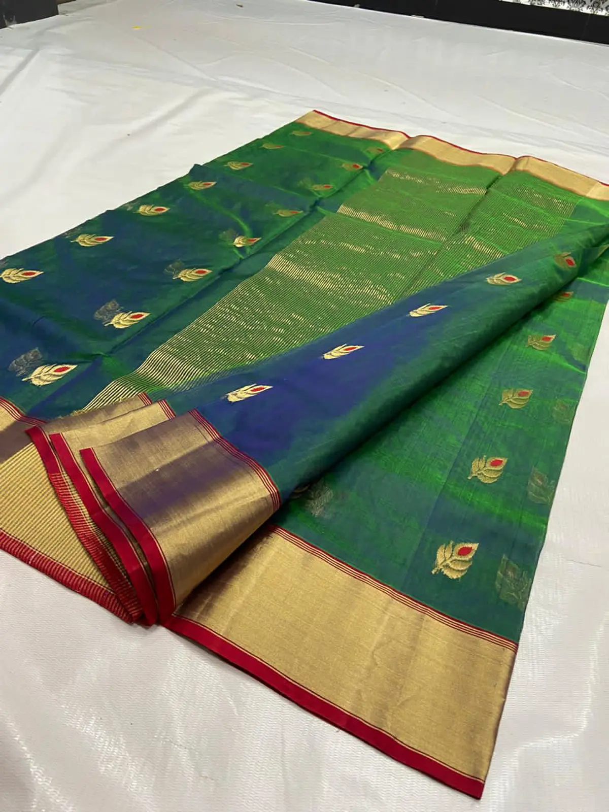 Handwoven Peacock Teal & Antique Gold with Crimson accents Peacock Teal & Antique Gold with Crimson accents Kataan Silk Saree - Authentic Chanderi Silk Saree Chanderi Saree - View 3