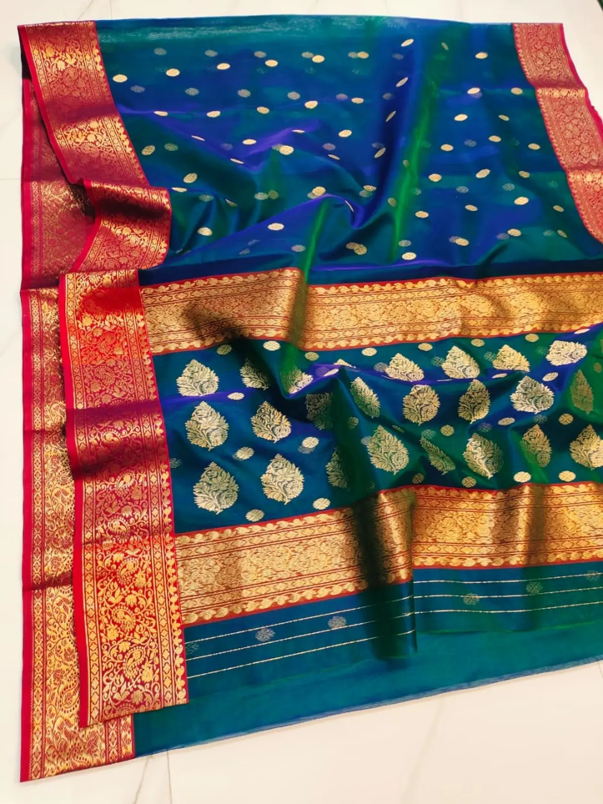 Handwoven Peacock Teal & Rani Pink Peacock Teal with Antique Gold Booti Kataan Silk - Authentic Chanderi Silk Saree Chanderi Saree - View 3