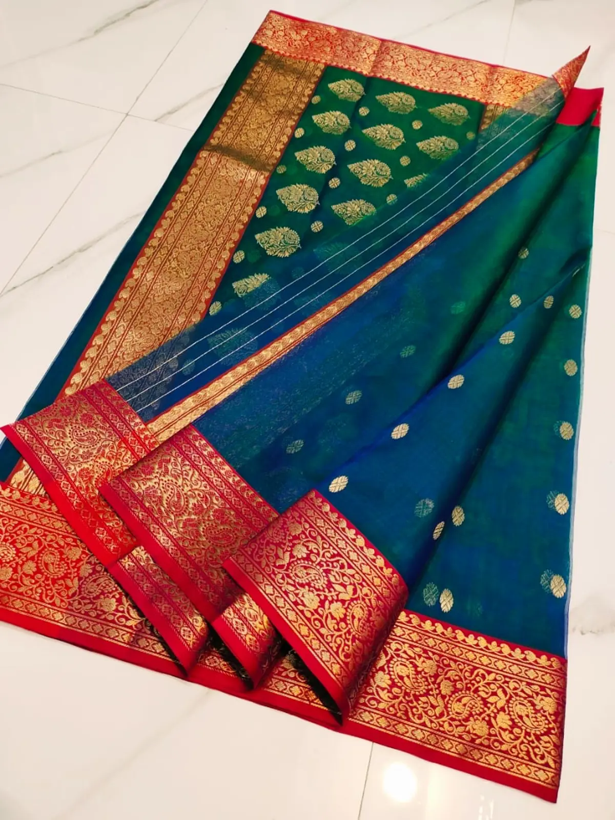 Handwoven Peacock Teal & Rani Pink Peacock Teal with Antique Gold Booti Kataan Silk - Authentic Chanderi Silk Saree Chanderi Saree - View 5