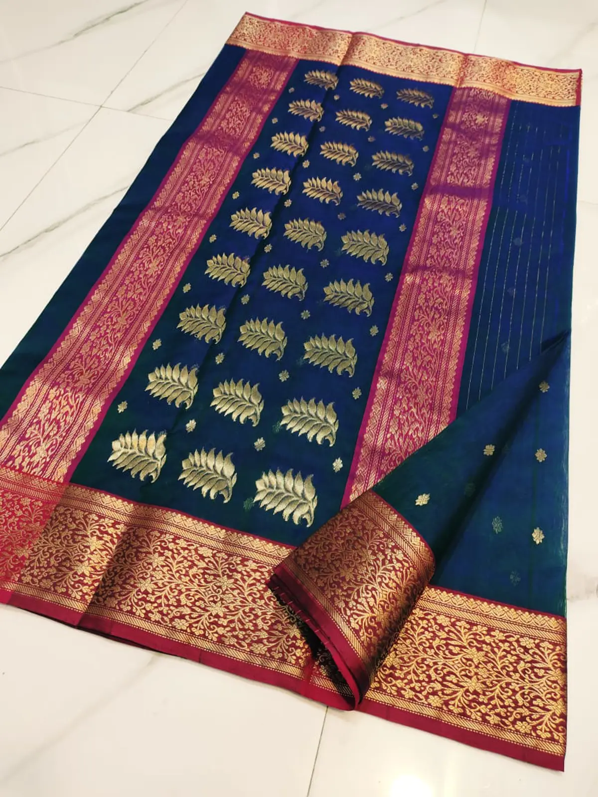 Handwoven Peacock Teal & Rose Pink with Antique Gold Peacock Teal with Rose Pink and Gold Zari Border Chanderi Silk - Authentic Chanderi Silk Saree Chanderi Saree - View 5
