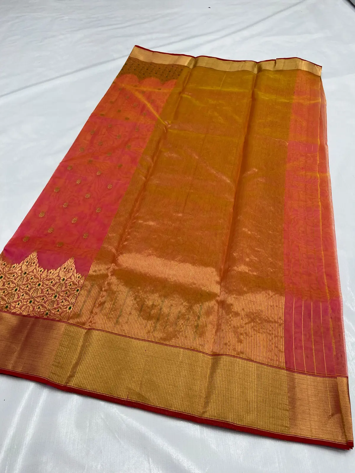 Handwoven Fuchsia & Sunstone Gold Radiant Fuchsia with Gilded Floral Motifs Kataan Silk - Authentic Chanderi Silk Saree Chanderi Saree - View 3