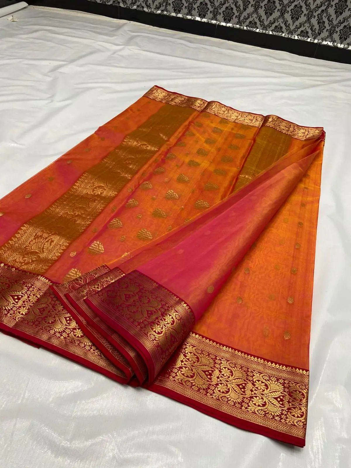 Handwoven Rani Pink & Tangerine Ombre with Ruby Red Border and Antique Gold Zari Rani Pink & Tangerine Ombre with Ruby Red Border and Antique Gold Zari Kataan Silk Saree - Authentic Chanderi Silk Saree Chanderi Saree - View 3