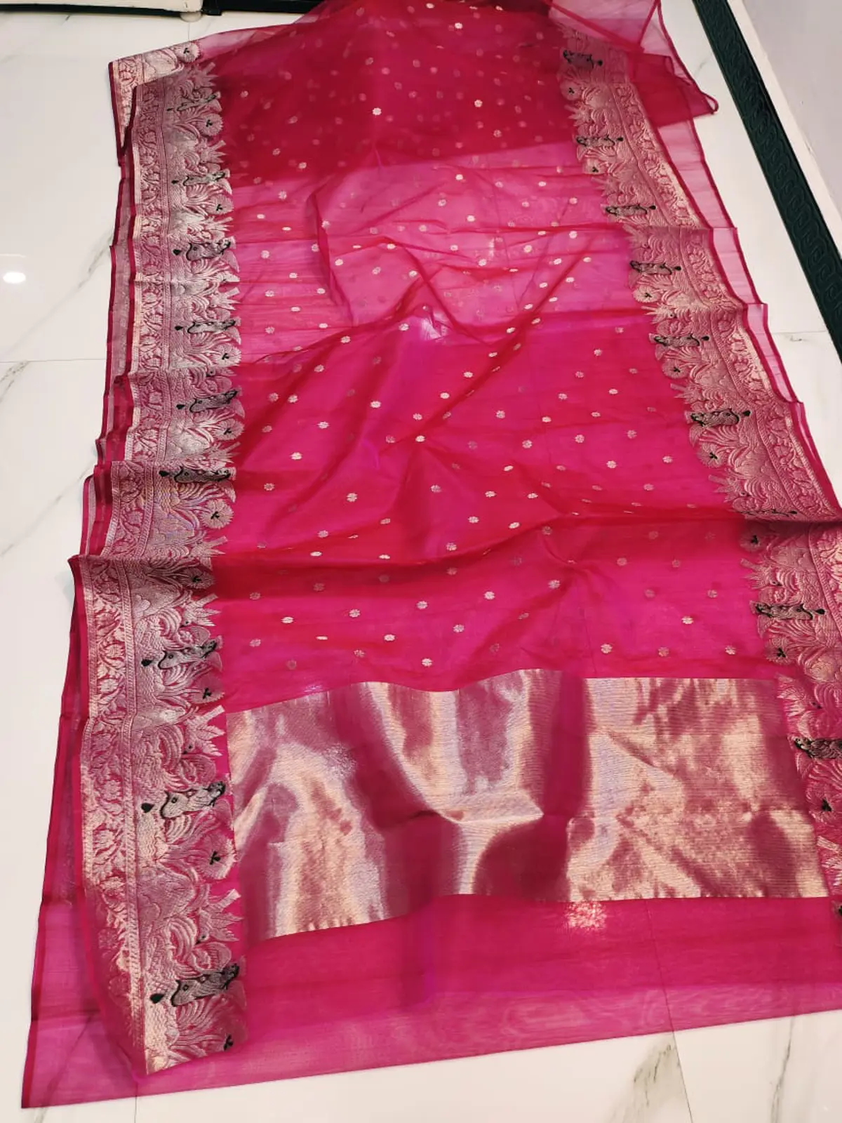 Handwoven Rani Pink with Antique Silver Zari Rani Pink with Antique Silver Zari Kataan Silk Saree - Authentic Chanderi Silk Saree Chanderi Saree - View 1