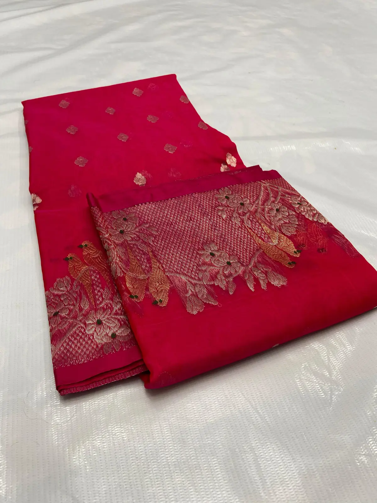 Handwoven Rani Pink with Antique Gold Zari Rani Pink with Delicate Gold Buti Kataan Silk - Authentic Chanderi Silk Saree Chanderi Saree - View 2