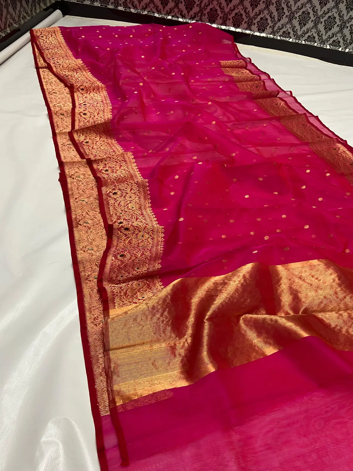 Handwoven Rani Pink Rani Pink with Gold Booti Kataan Silk - Authentic Chanderi Silk Saree Chanderi Saree - View 5