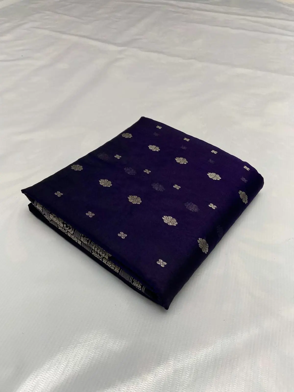 Handwoven Regal Aubergine with Antique Silver Zari Regal Aubergine with Antique Silver Zari Kataan Silk Saree - Authentic Chanderi Silk Saree Chanderi Saree - View 3