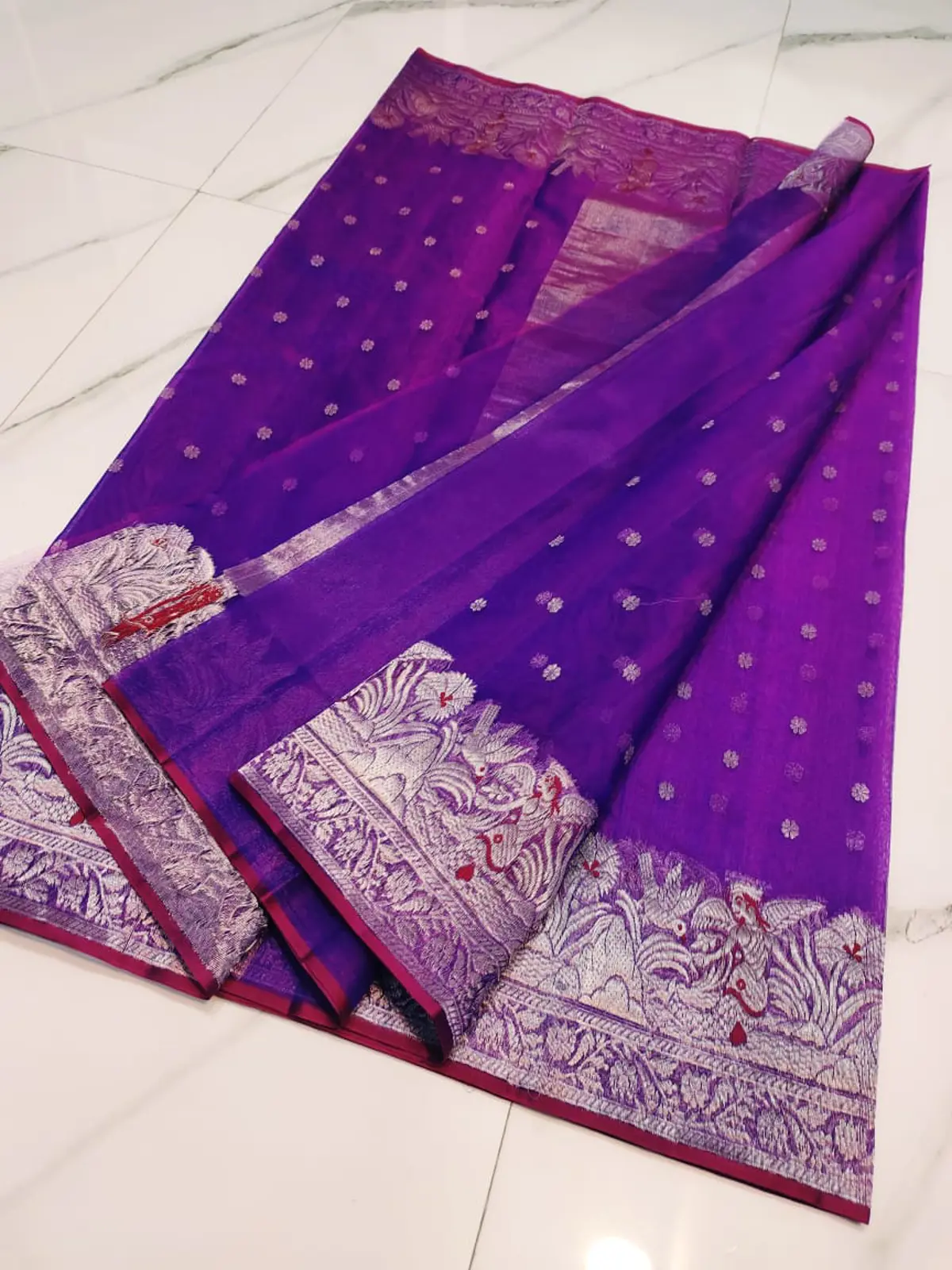 Handwoven Regal Violet Regal Violet with Intricate Silver Zari Bootis and Peacock Motifs Kataan Silk - Authentic Chanderi Silk Saree Chanderi Saree - View 5
