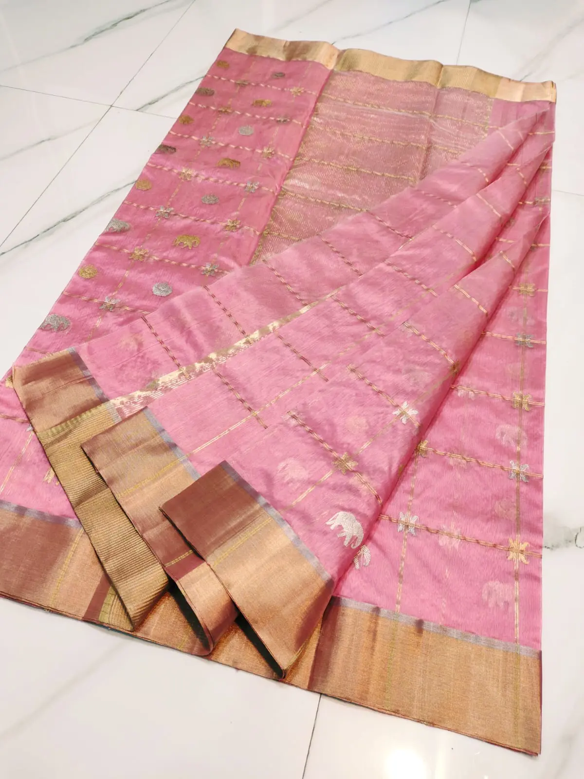 Handwoven Rose Petal Pink & Antique Gold Rose Petal Pink with Elephant Motifs Pattu Silk - Authentic Chanderi Silk Saree Chanderi Saree - View 5