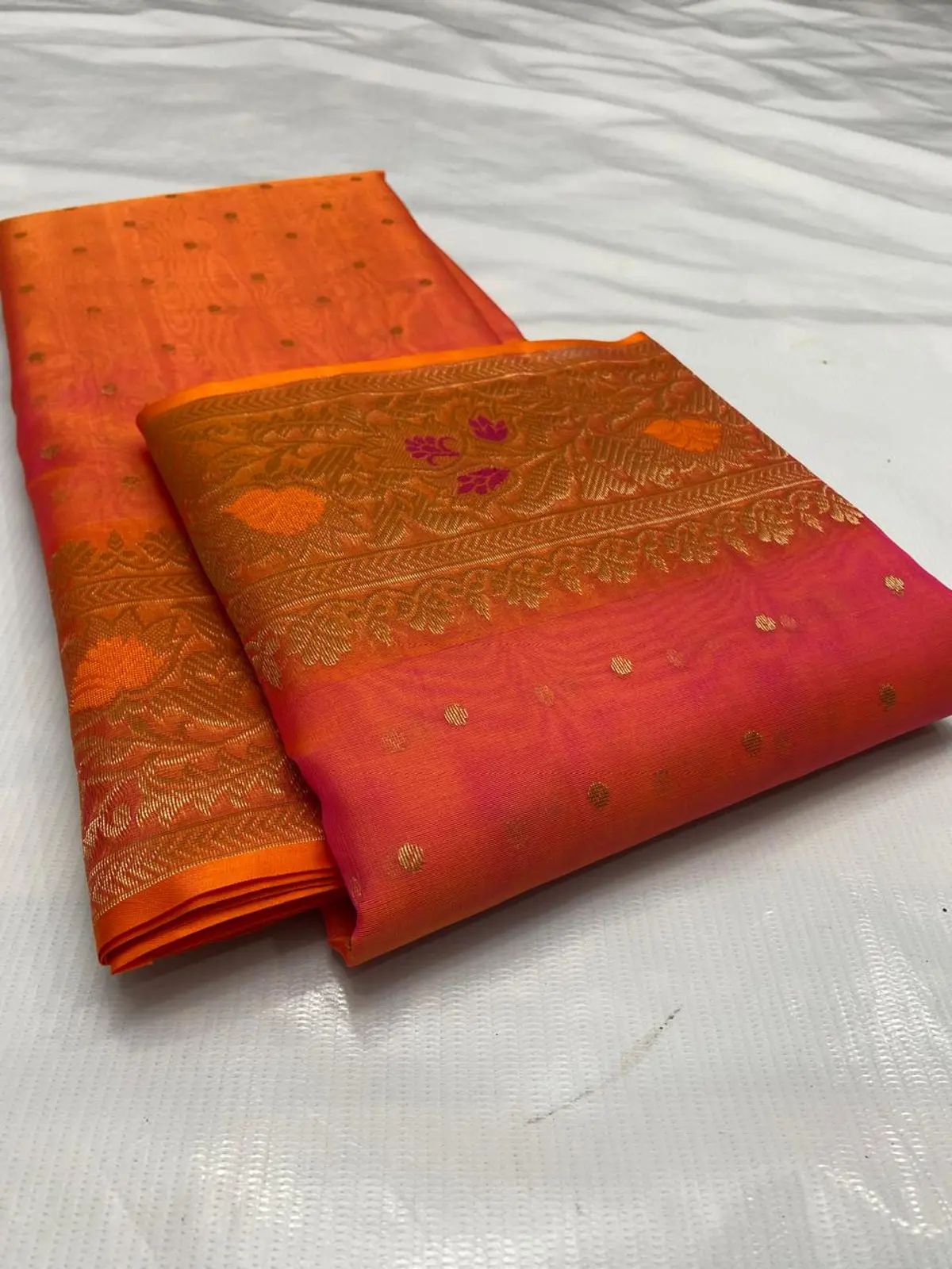 Handwoven Roseate Coral with Antique Gold Zari and Fuchsia & Tangerine Accents Roseate Coral with Antique Gold Zari and Fuchsia & Tangerine Accents Kataan Silk Saree - Authentic Chanderi Silk Saree Chanderi Saree - View 3