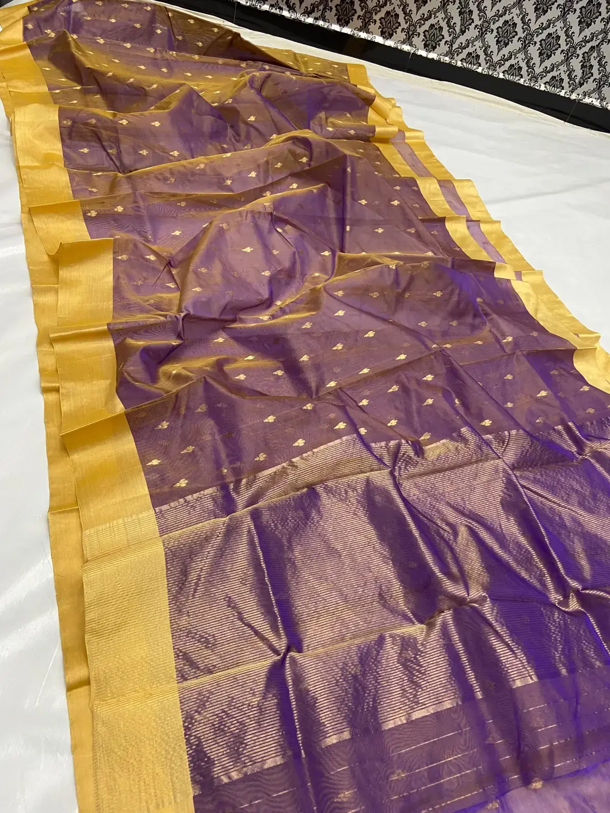 Handwoven Royal Plum & Burnished Gold Royal Plum with Burnished Gold Buti Chanderi Saree - Authentic Chanderi Silk Saree Chanderi Saree - View 3