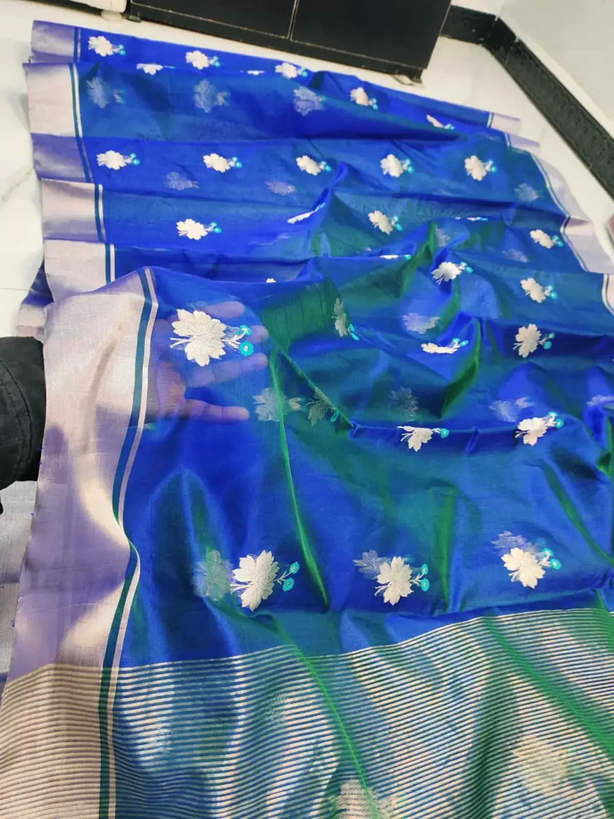 Handwoven Royal Elegance Sapphire Blue with Verdant Undertones and Silver Zari Floral Buttis Chanderi Silk - Authentic Chanderi Silk Saree Chanderi Saree - View 1