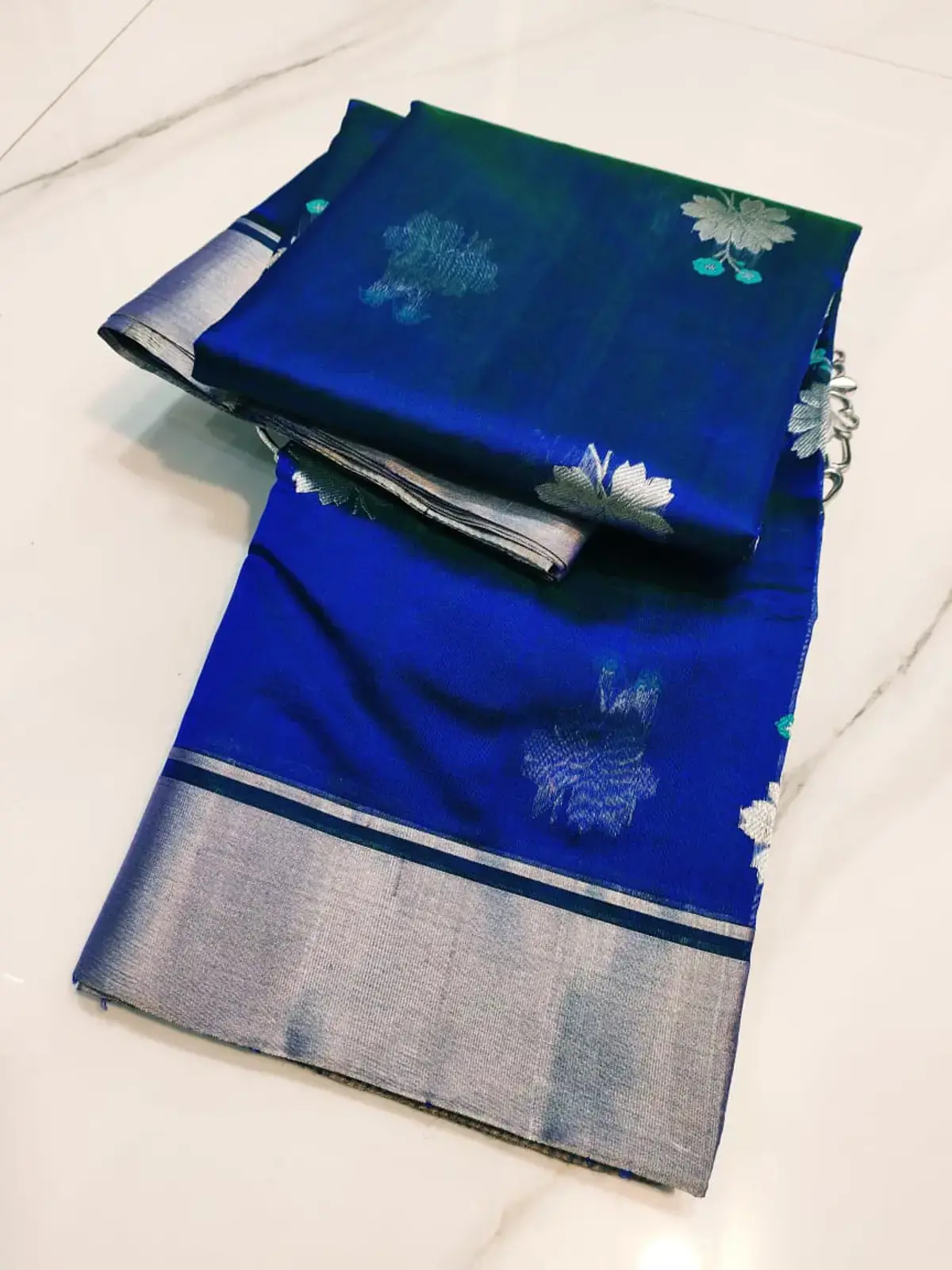 Handwoven Royal Elegance Sapphire Blue with Verdant Undertones and Silver Zari Floral Buttis Chanderi Silk - Authentic Chanderi Silk Saree Chanderi Saree - View 5