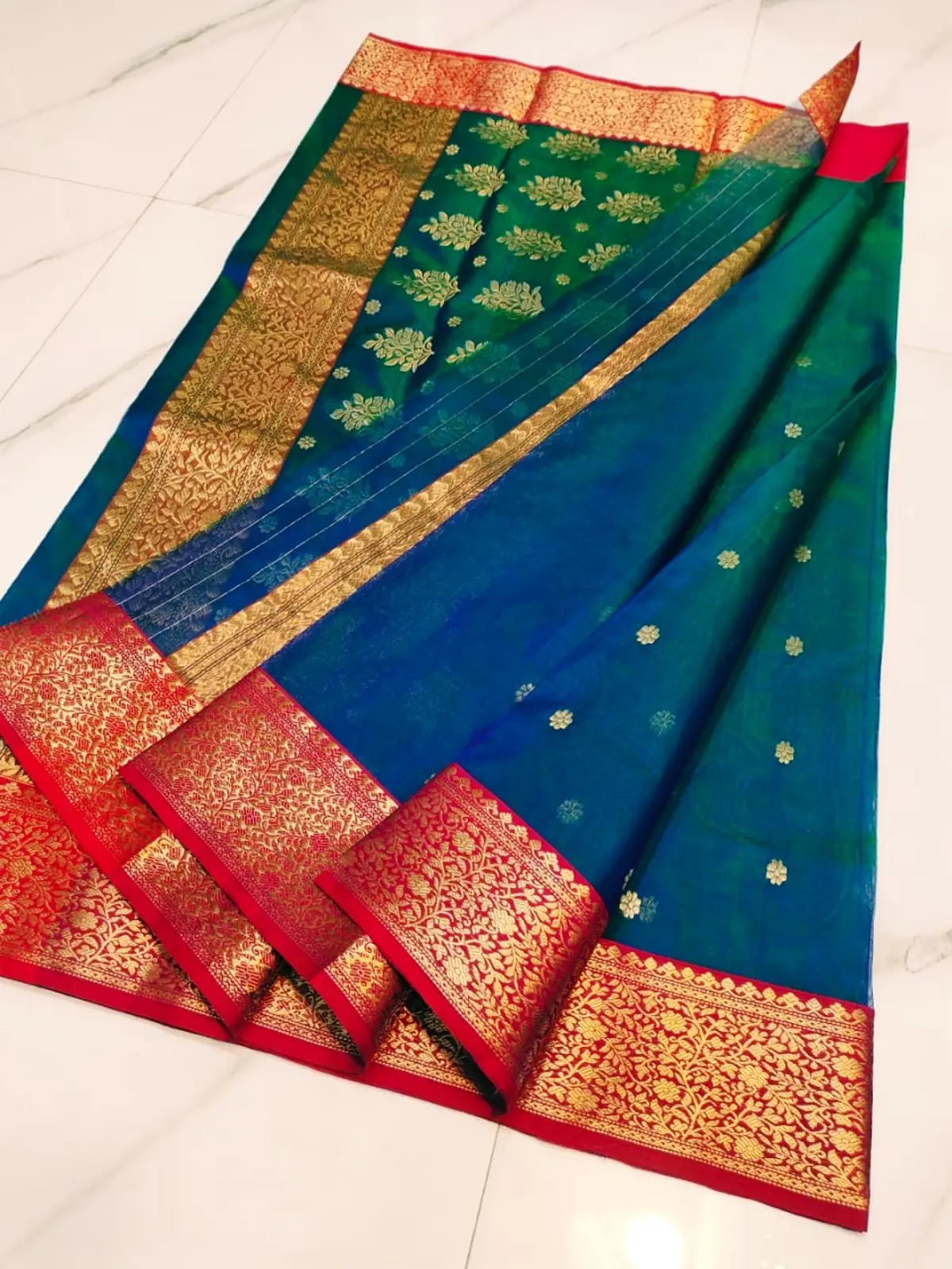 Handwoven Teal Blue Teal Blue with Gold Floral Motifs Kataan Silk - Authentic Chanderi Silk Saree Chanderi Saree - View 5