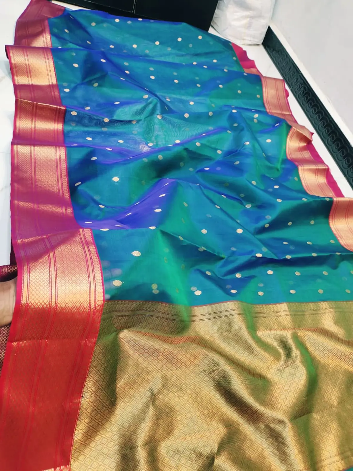 Handwoven Teal Blue Teal Blue with Gold Zari Border Kataan Silk - Authentic Chanderi Silk Saree Chanderi Saree - View 2