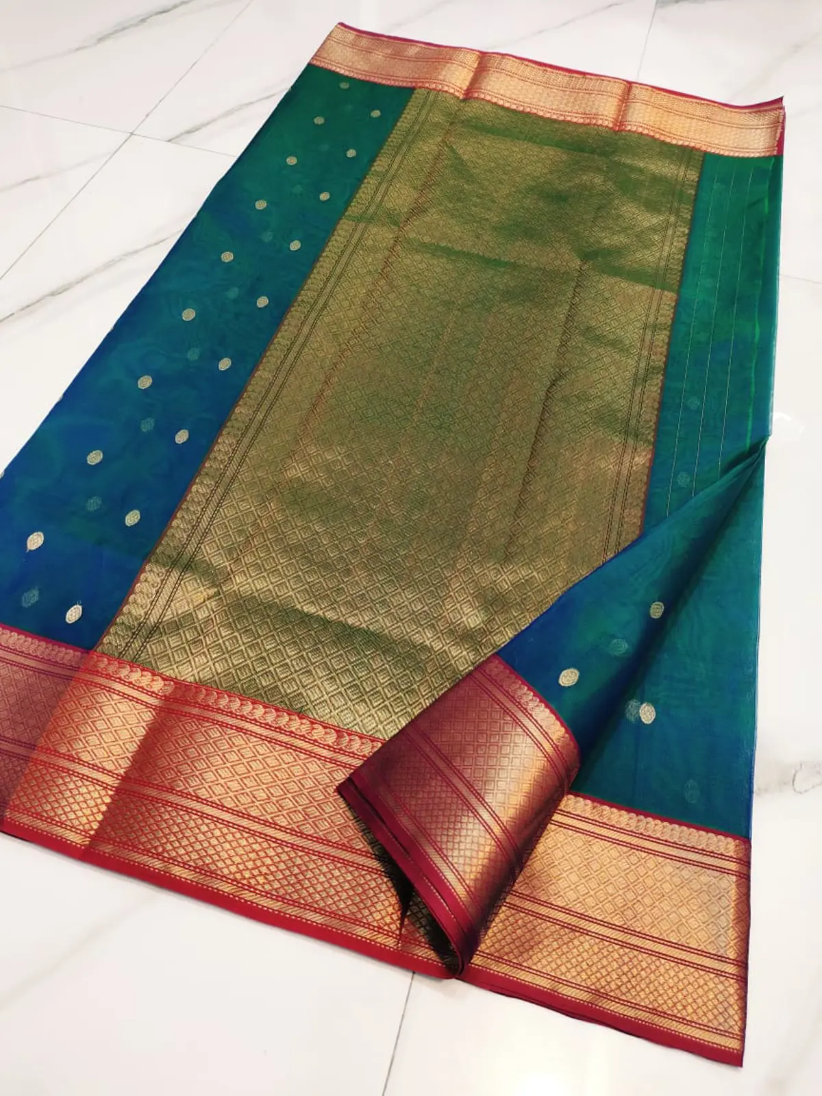 Handwoven Teal Blue Teal Blue with Gold Zari Border Kataan Silk - Authentic Chanderi Silk Saree Chanderi Saree - View 5
