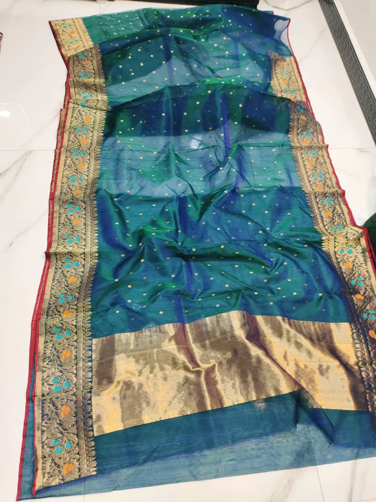 Handwoven Teal Ombre & Antique Gold Teal Ombre with Antique Gold Floral Border Chanderi Silk - Authentic Chanderi Silk Saree Chanderi Saree - View 2