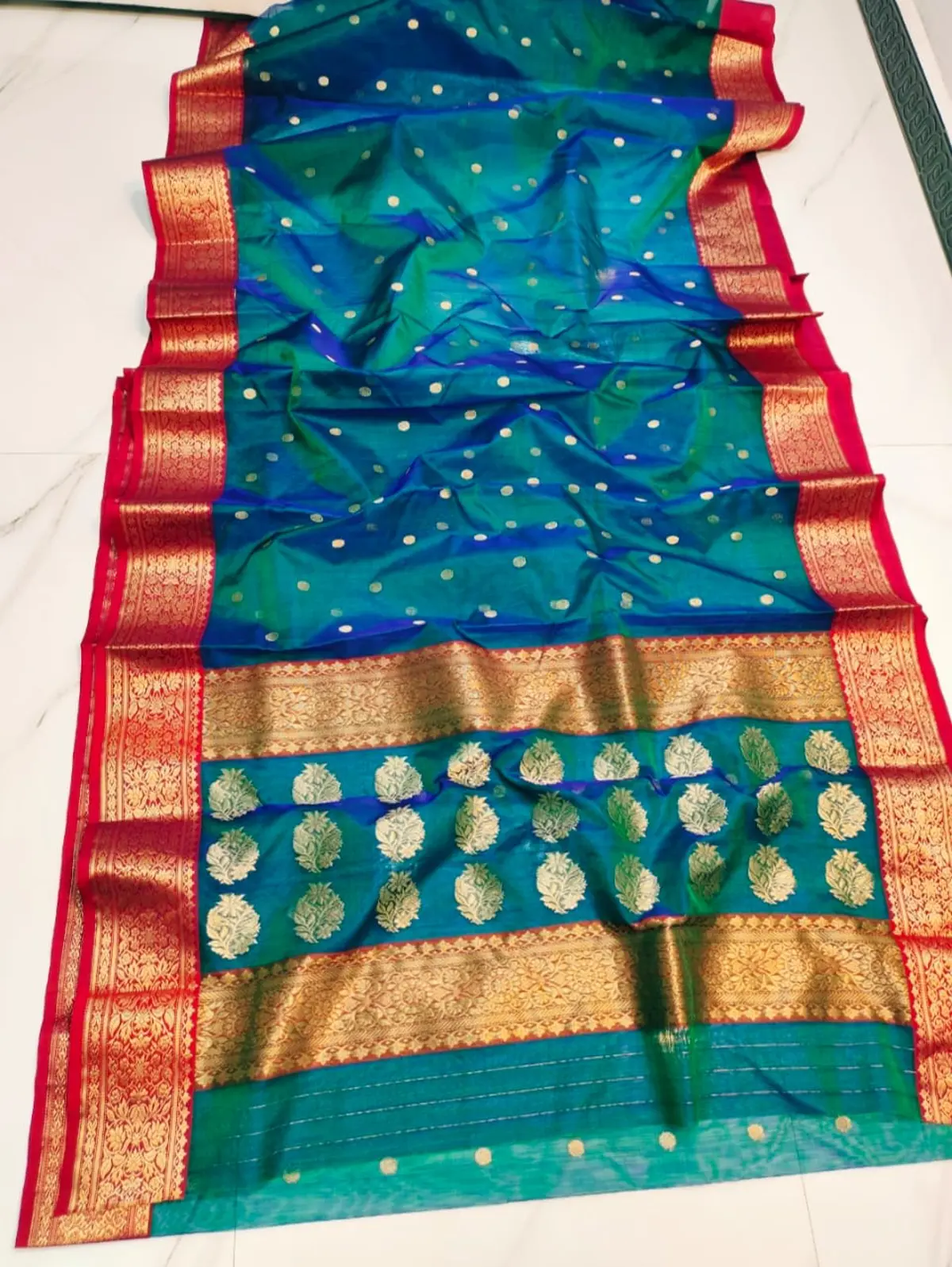 Handwoven Verdant Azure & Regal Crimson with Antique Gold Zari Verdant Azure & Regal Crimson with Antique Gold Zari Kataan Silk Saree - Authentic Chanderi Silk Saree Chanderi Saree