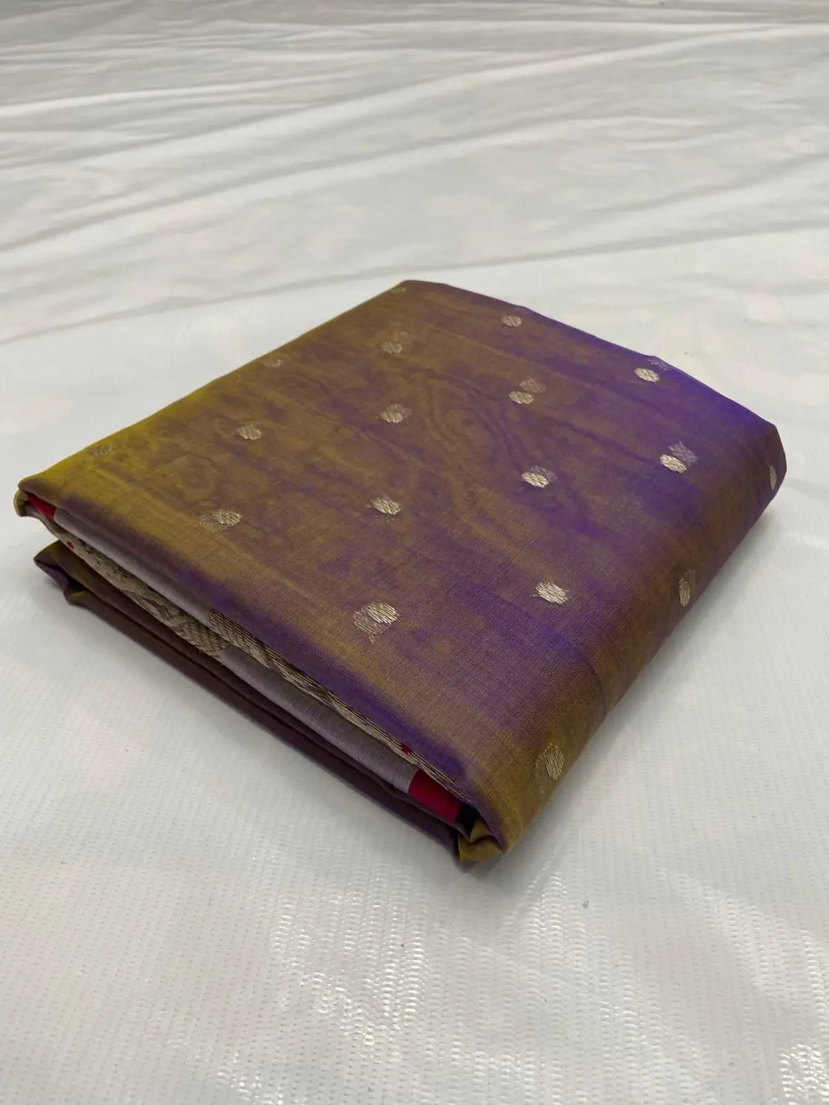 Handwoven Verdant Olive, Antique Gold, and Crimson Verdant Olive with Antique Gold Zari Border and Crimson Piping Kataan Silk - Authentic Chanderi Silk Saree Chanderi Saree - View 4