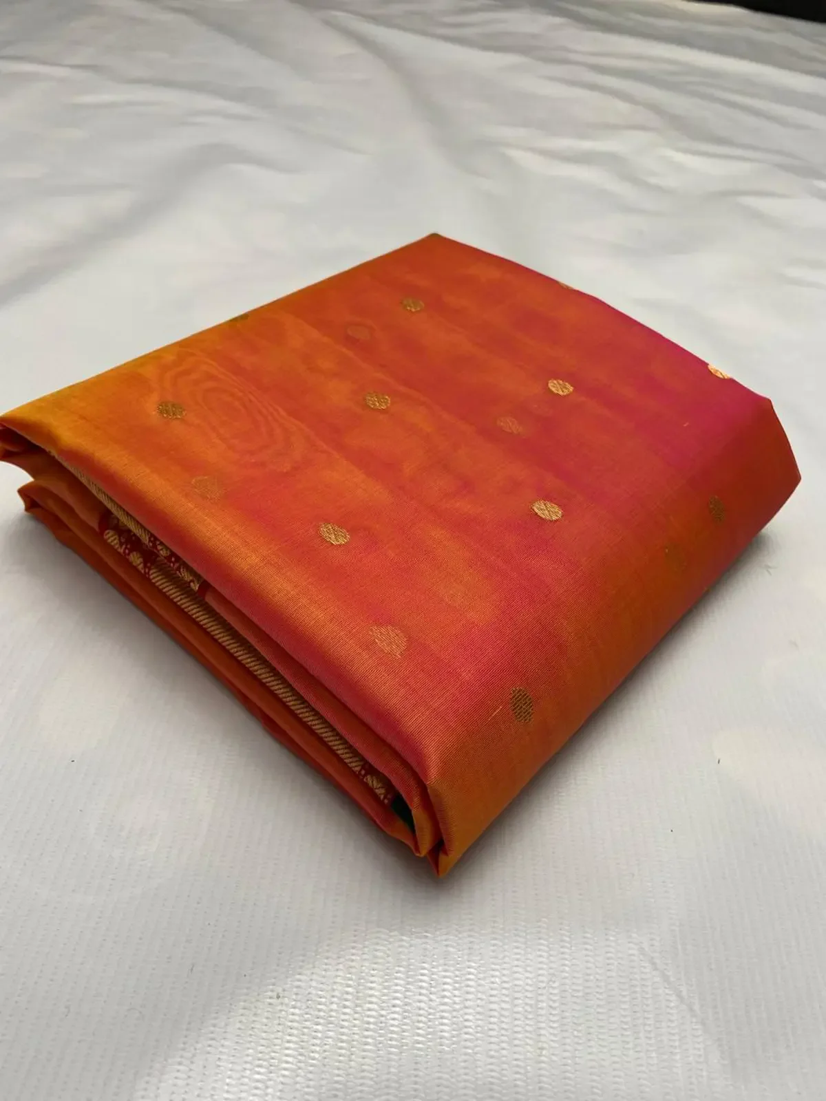 Handwoven Vermilion Sunset & Rani Pink Hues Vermilion Sunset and Rani Pink Hues Vermilion Sunset with Delicate Gold Zari Bootis Chanderi Saree - Authentic Chanderi Silk Saree Chanderi Saree - View 2