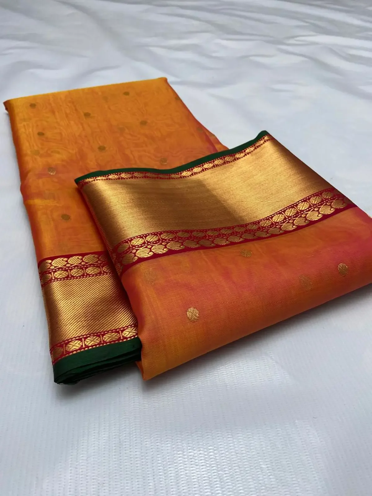 Handwoven Vermilion Sunset & Rani Pink Hues Vermilion Sunset and Rani Pink Hues Vermilion Sunset with Delicate Gold Zari Bootis Chanderi Saree - Authentic Chanderi Silk Saree Chanderi Saree - View 4