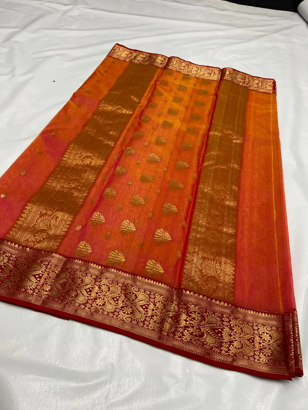 Handwoven Vermillion Blush & Rani Pink with Gold Zari Vermillion Blush and Rani Pink with Delicate Gold Zari Buttis Kataan Silk - Authentic Chanderi Silk Saree Chanderi Saree - View 3