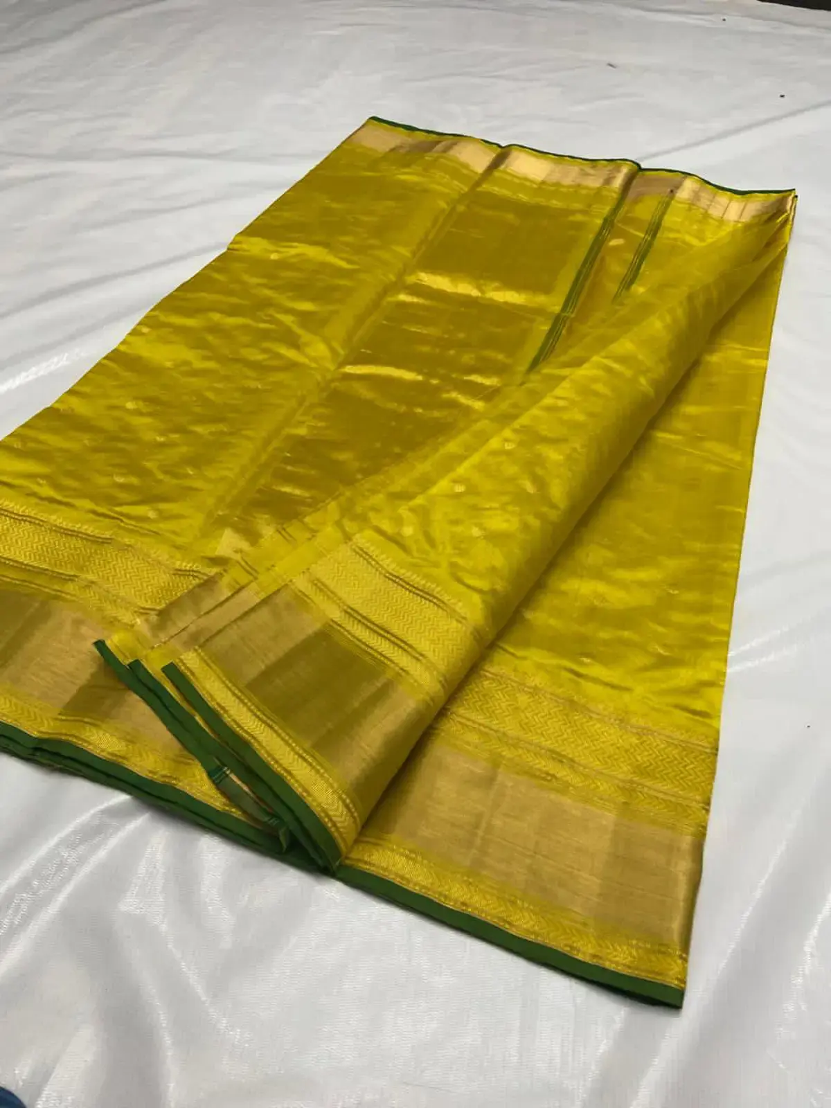 Handwoven Vibrant Marigold & Subtle Gold Vibrant Marigold with Subtle Gold Buti Pattu Silk - Authentic Chanderi Silk Saree Chanderi Saree - View 2
