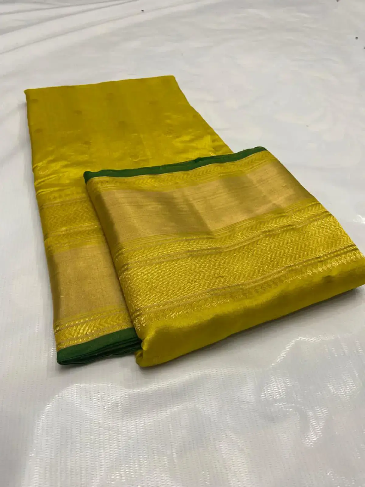 Handwoven Vibrant Marigold & Subtle Gold Vibrant Marigold with Subtle Gold Buti Pattu Silk - Authentic Chanderi Silk Saree Chanderi Saree - View 4