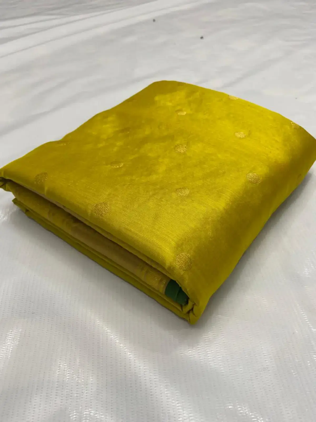 Handwoven Vibrant Marigold & Subtle Gold Vibrant Marigold with Subtle Gold Buti Pattu Silk - Authentic Chanderi Silk Saree Chanderi Saree - View 5